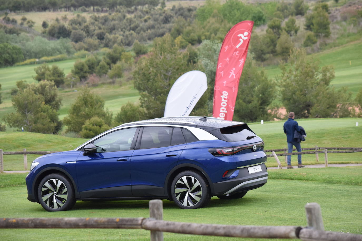 Los participantes en el torneo Bodegas Altanza de la Liga de Golf y Vino disfrutaron de un gran día de gol en El Campo de Logroño.