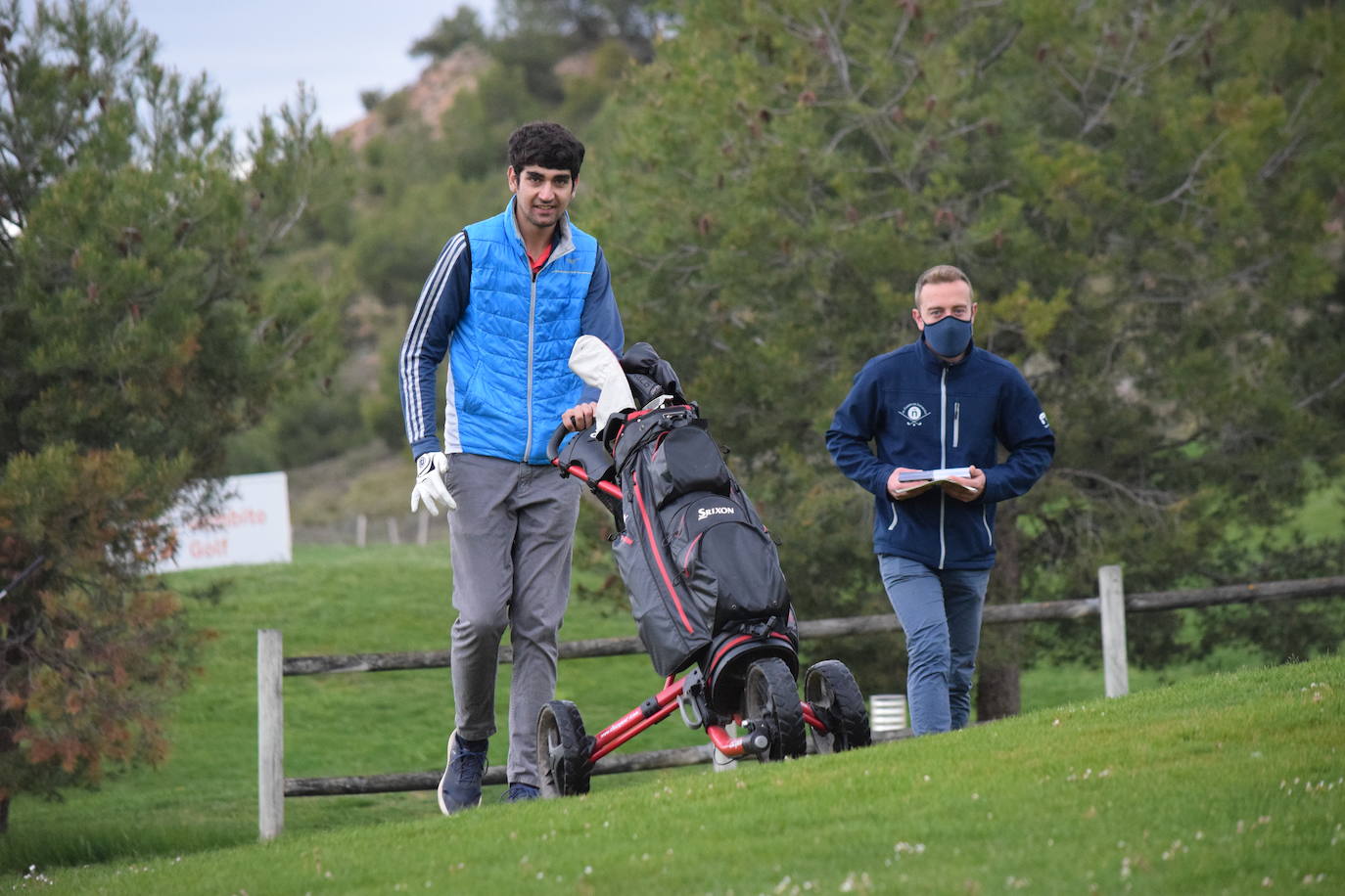 Los participantes en el torneo Bodegas Altanza de la Liga de Golf y Vino disfrutaron de un gran día de gol en El Campo de Logroño.