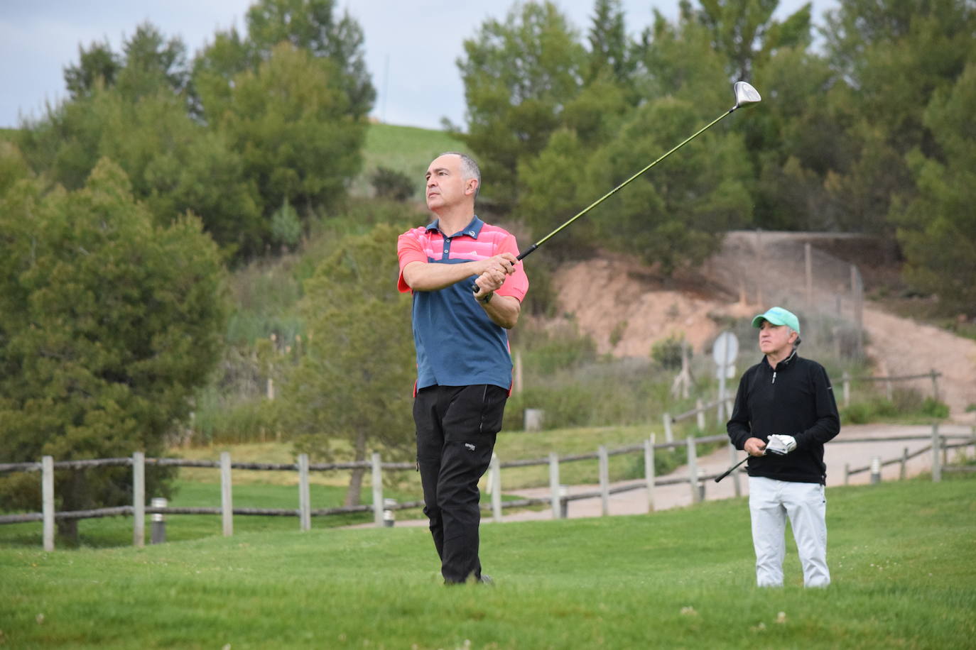 Los participantes en el torneo Bodegas Altanza de la Liga de Golf y Vino disfrutaron de un gran día de gol en El Campo de Logroño.