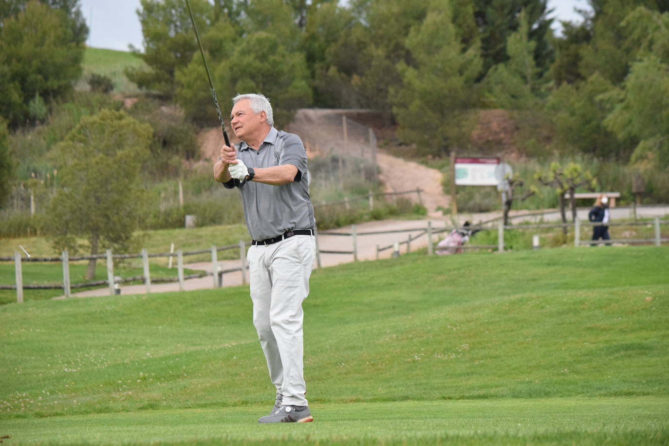 Los participantes en el torneo Bodegas Altanza de la Liga de Golf y Vino disfrutaron de un gran día de gol en El Campo de Logroño.