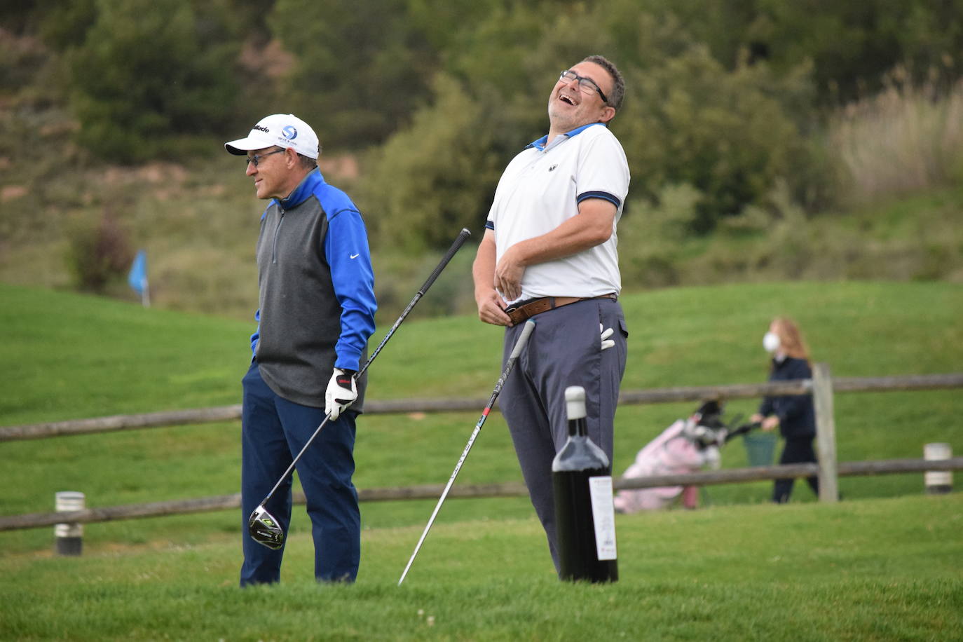 Los participantes en el torneo Bodegas Altanza de la Liga de Golf y Vino disfrutaron de un gran día de gol en El Campo de Logroño.