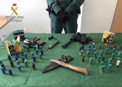 Imagen secundaria 1 - Un cazador furtivo, sorprendido durante un control en el peaje de la autopista en Calahorra
