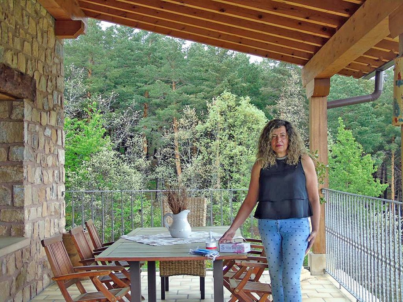 Cameros. Silvia García posa en su casa rural de El Rasillo. 