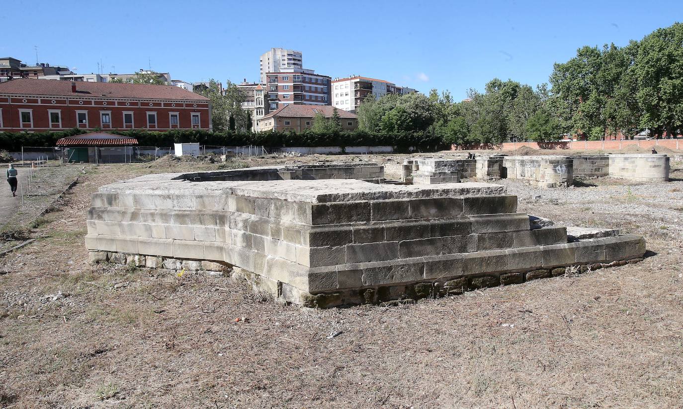 Fotos: Visita al recinto histórico logroñés de Valbuena