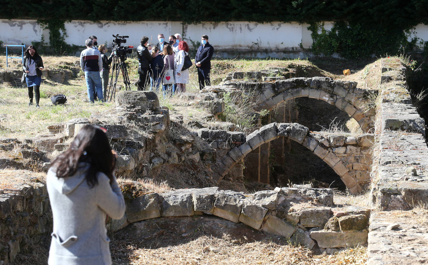 Fotos: Visita al recinto histórico logroñés de Valbuena