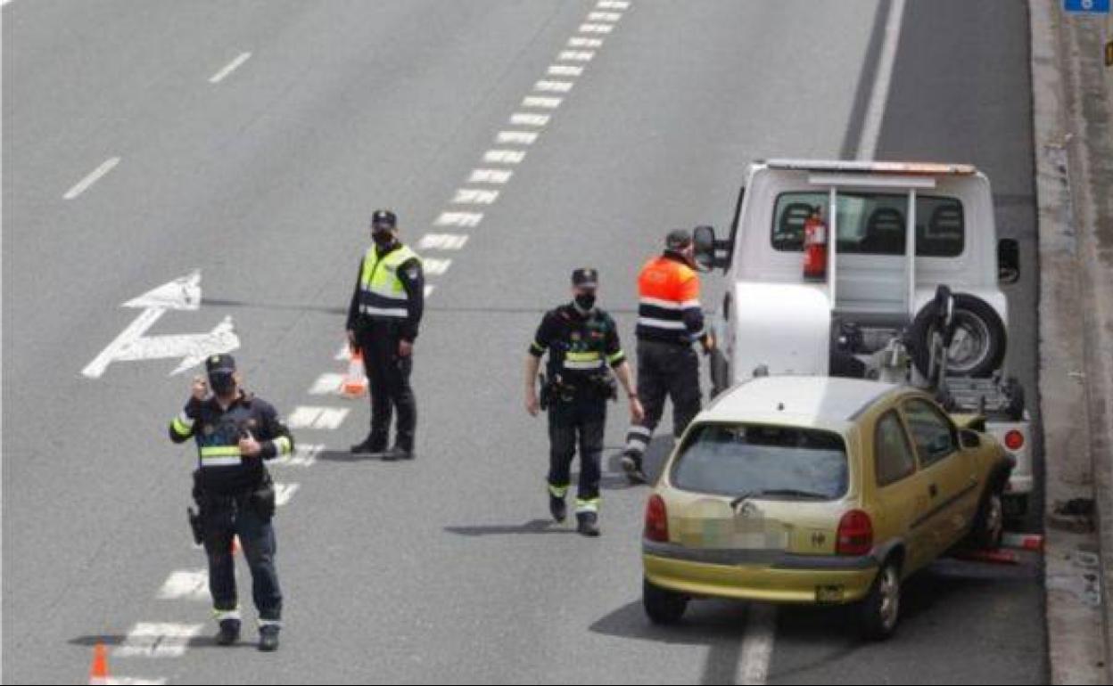 Dos hombres heridos en un accidente en la LO-20