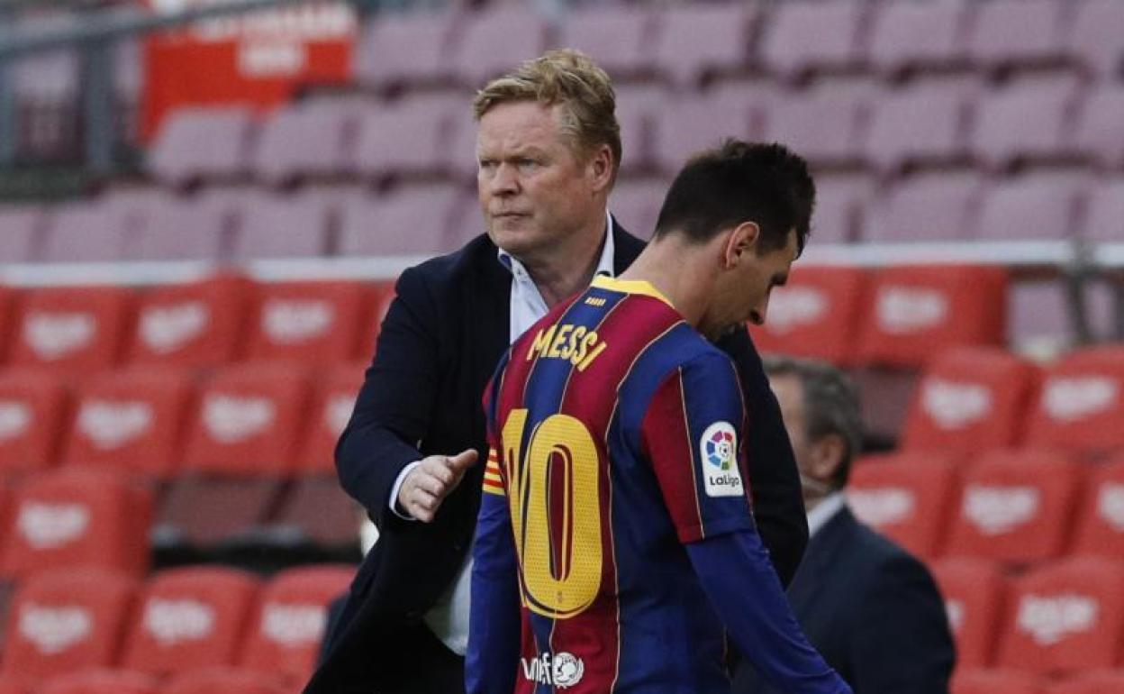 Koeman saluda a Messi tras el Barça-Celta.