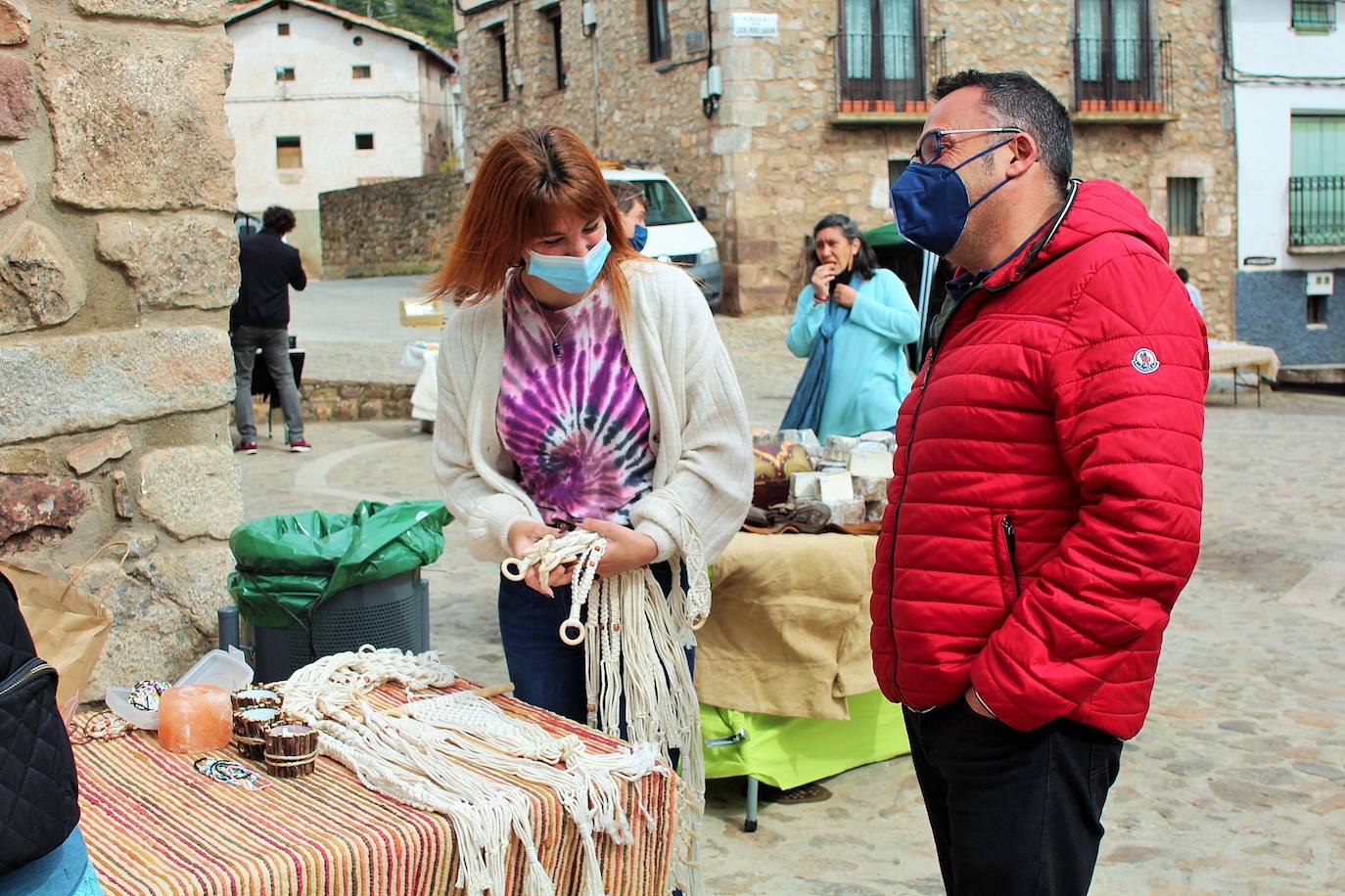 Fotos: Nieva recupera los mercados de artesanía y producción local en Nieva