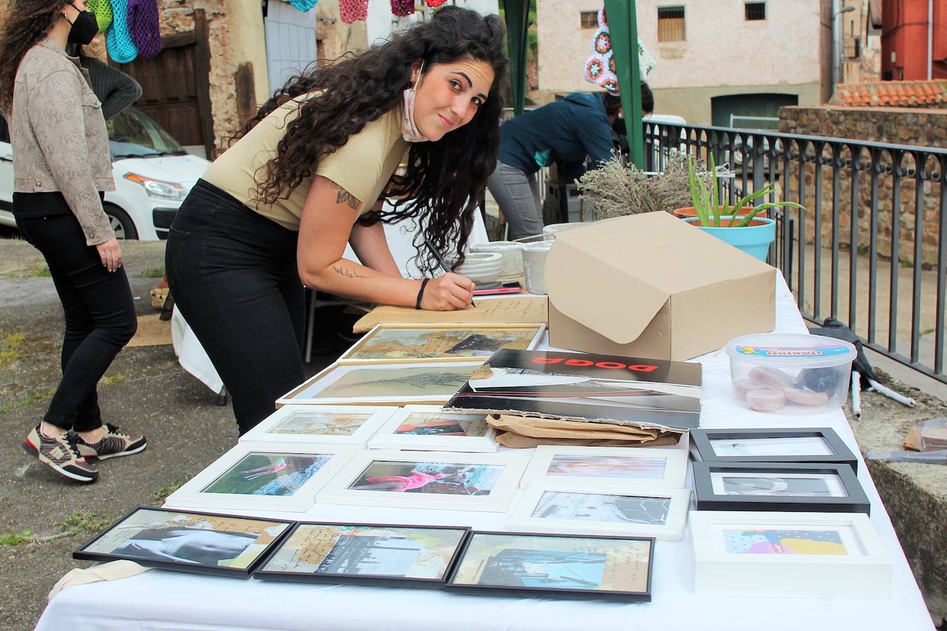 Fotos: Nieva recupera los mercados de artesanía y producción local en Nieva
