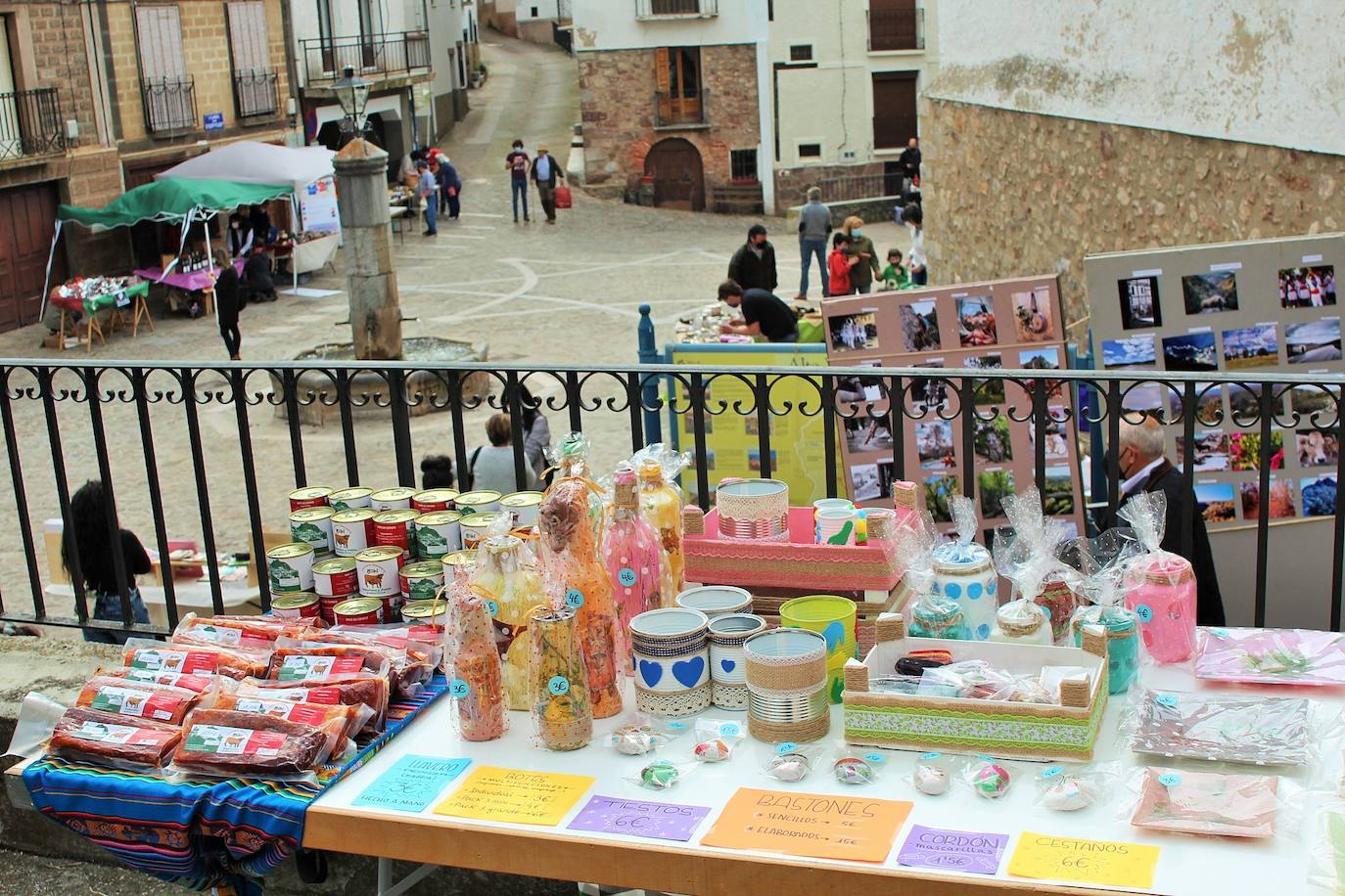 Fotos: Nieva recupera los mercados de artesanía y producción local en Nieva