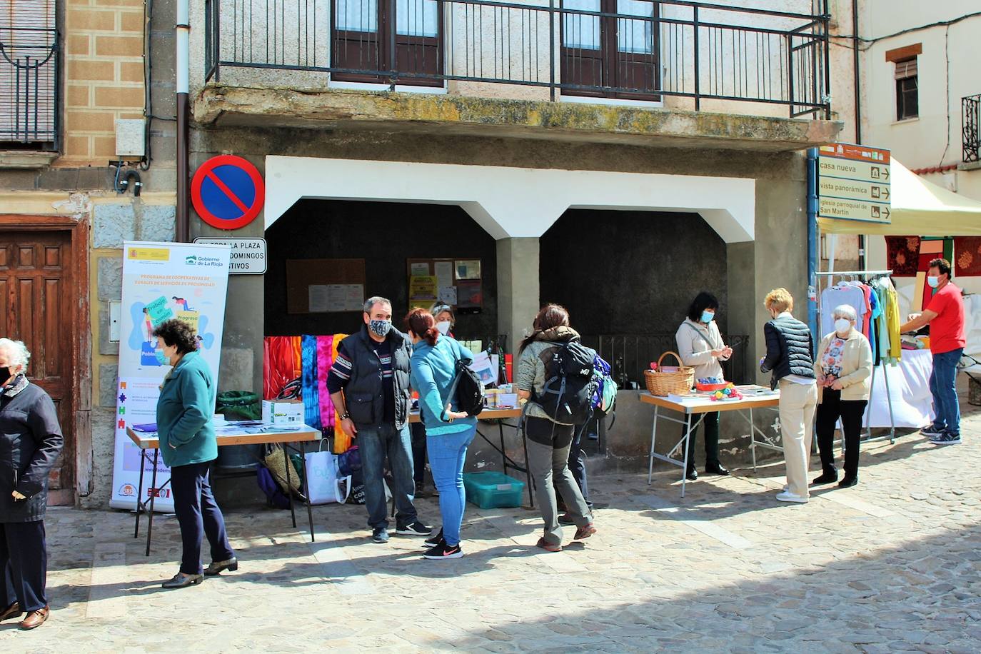 Fotos: Nieva recupera los mercados de artesanía y producción local en Nieva