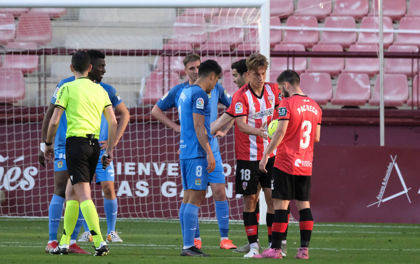 Fotos: Las imágenes de la victoria de la UD Logroñés sobre el Fuenlabrada