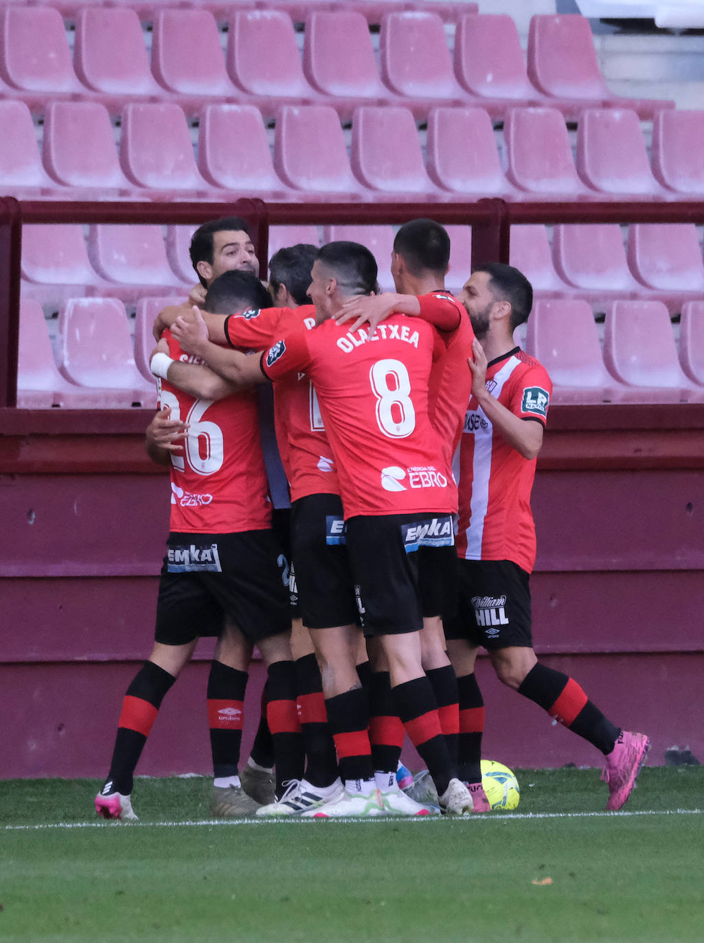 Fotos: Las imágenes de la victoria de la UD Logroñés sobre el Fuenlabrada