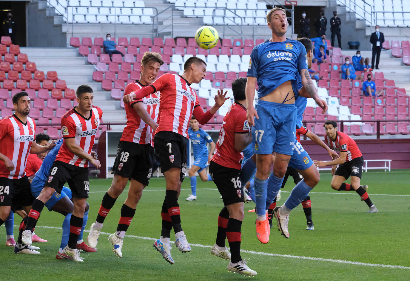 Fotos: Las imágenes de la victoria de la UD Logroñés sobre el Fuenlabrada