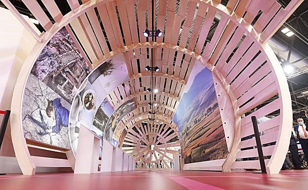 Imagen principal - La Rioja gana el premio al mejor stand en FITUR 2021