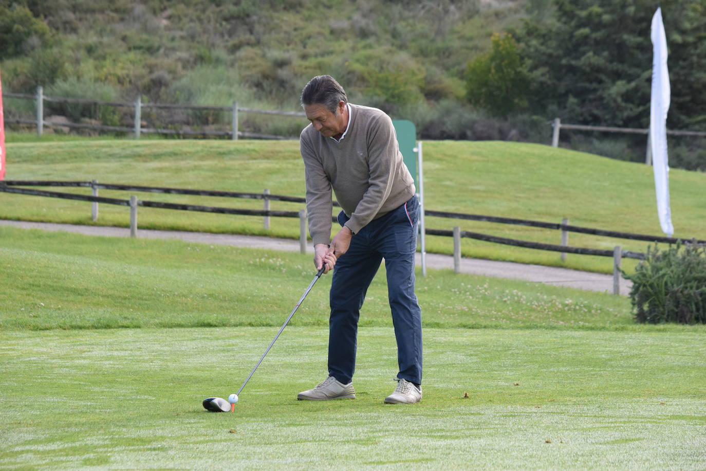 Los participantes el el torneo Bodegas Marco Real de la Liga de Golf y Vino disfrutaron de un gran día de golf en El Campo de Logroño.