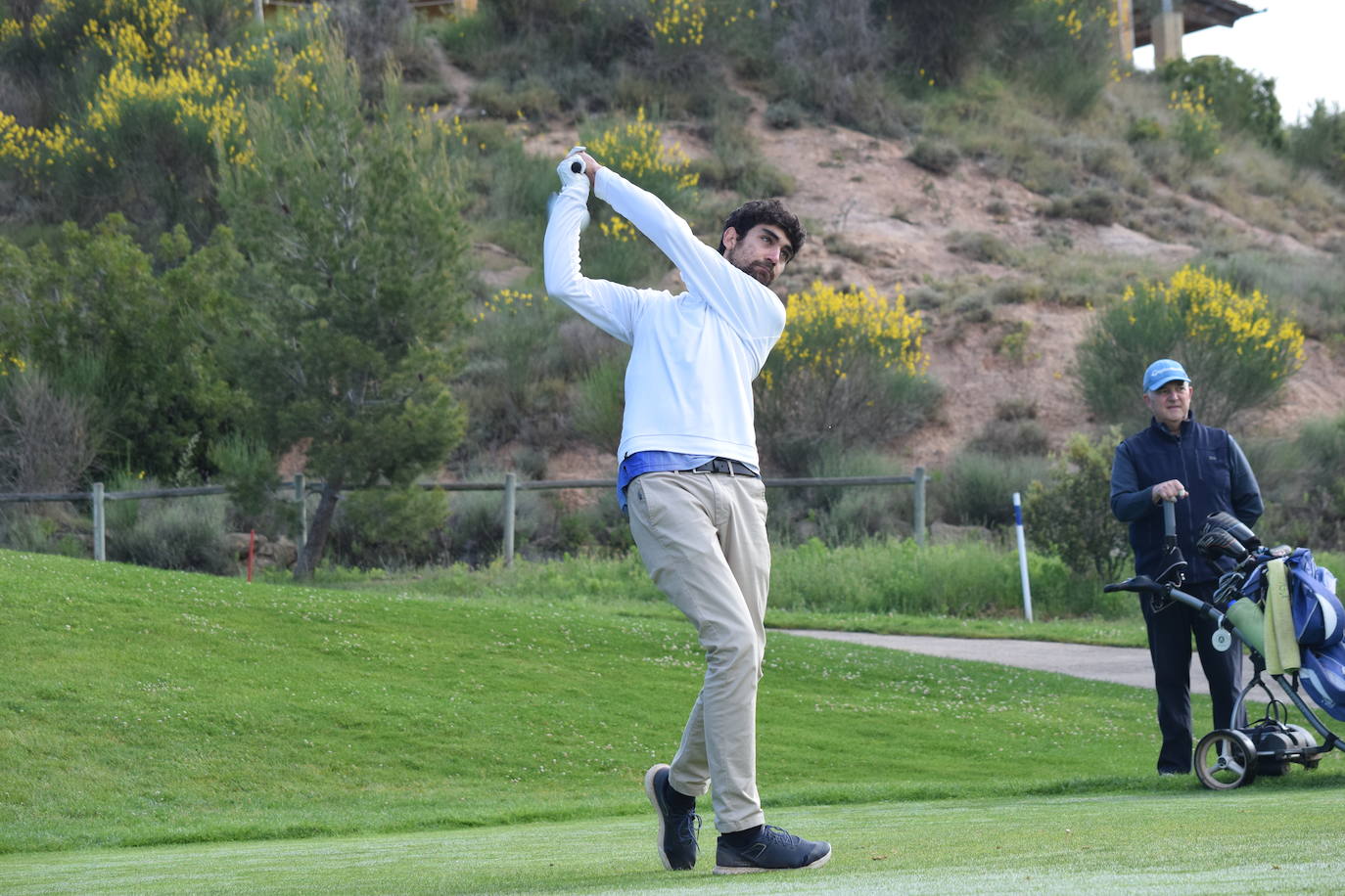 Los participantes el el torneo Bodegas Marco Real de la Liga de Golf y Vino disfrutaron de un gran día de golf en El Campo de Logroño.