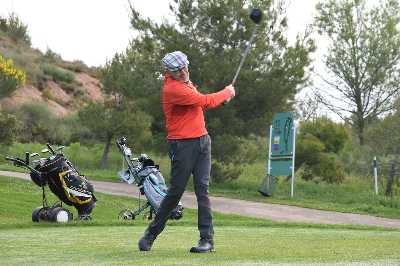 Los participantes el el torneo Bodegas Marco Real de la Liga de Golf y Vino disfrutaron de un gran día de golf en El Campo de Logroño.