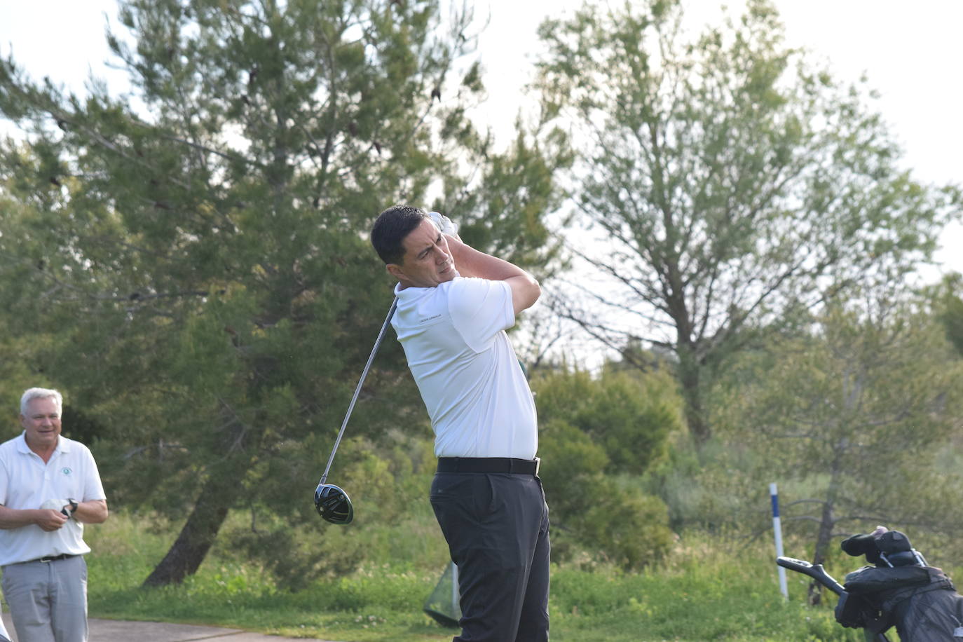 Los participantes el el torneo Bodegas Marco Real de la Liga de Golf y Vino disfrutaron de un gran día de golf en El Campo de Logroño.