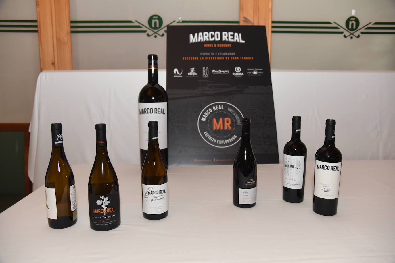 Los ganadores del torneo Bodegas Marco Real de la Liga de Golf y Vino recibieron sus premios.