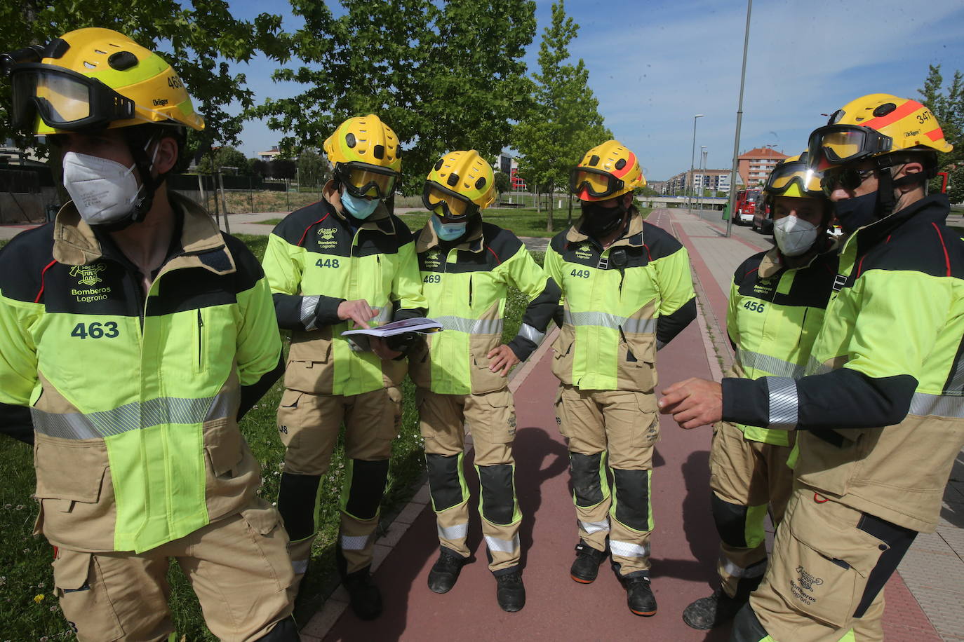 Fotos: Bomberos de Logroño participan en un curso de formación para el manejo de la escala