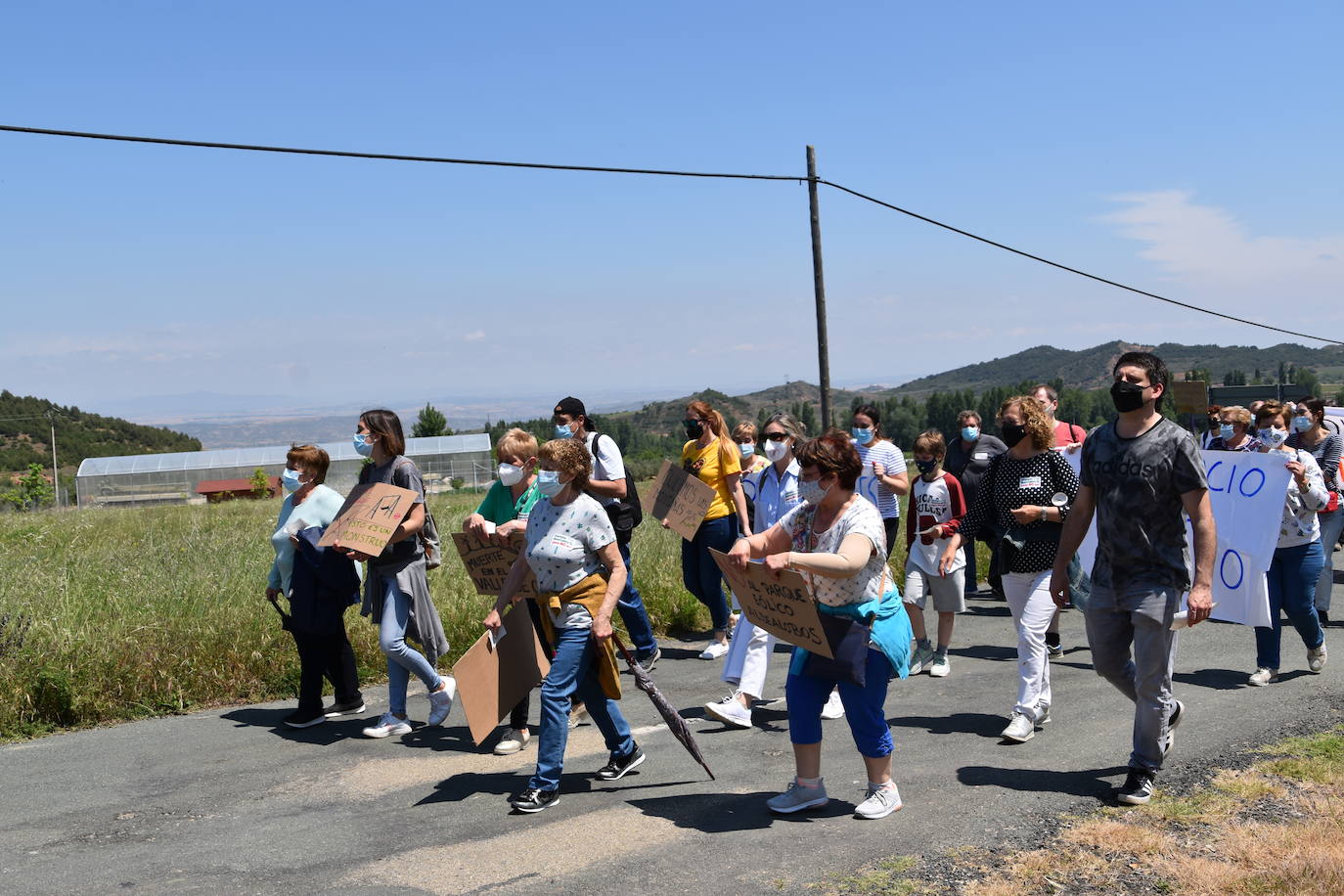 Fotos: Marcha contra los &#039;gigantes&#039; en el valle de Ocón