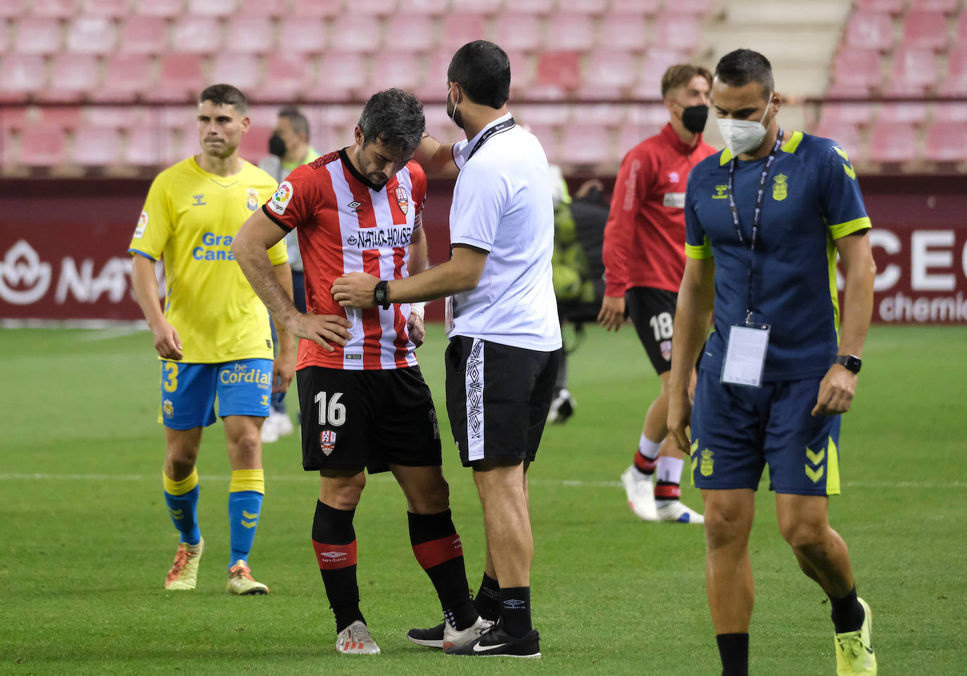 Fotos: Las imágenes de la tristeza de la UD Logroñés tras el descenso