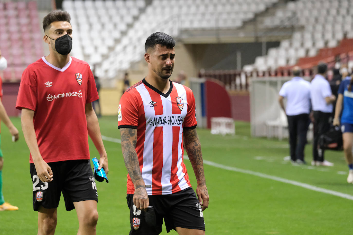 Fotos: Las imágenes de la tristeza de la UD Logroñés tras el descenso