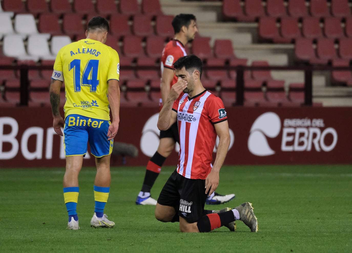 Fotos: Las imágenes de la tristeza de la UD Logroñés tras el descenso