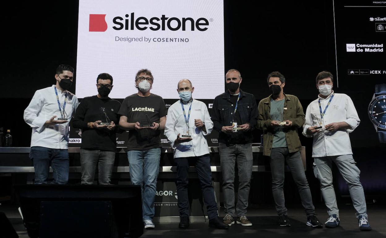 Foto de familia de los premiados como Cocinero del Año. 