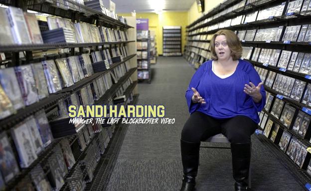 Sandi Harding, la gerente del videoclub de Bend.