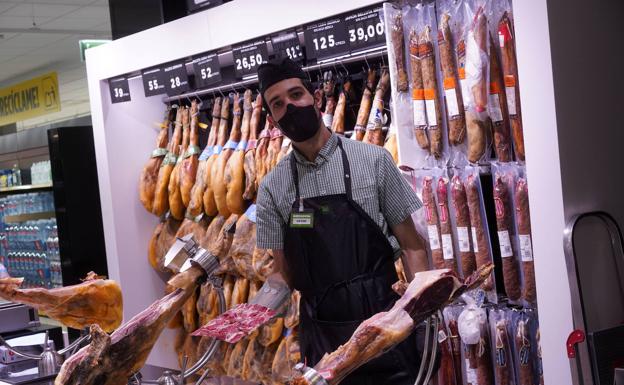 Trabajador del Mercadona de Murrieta. 