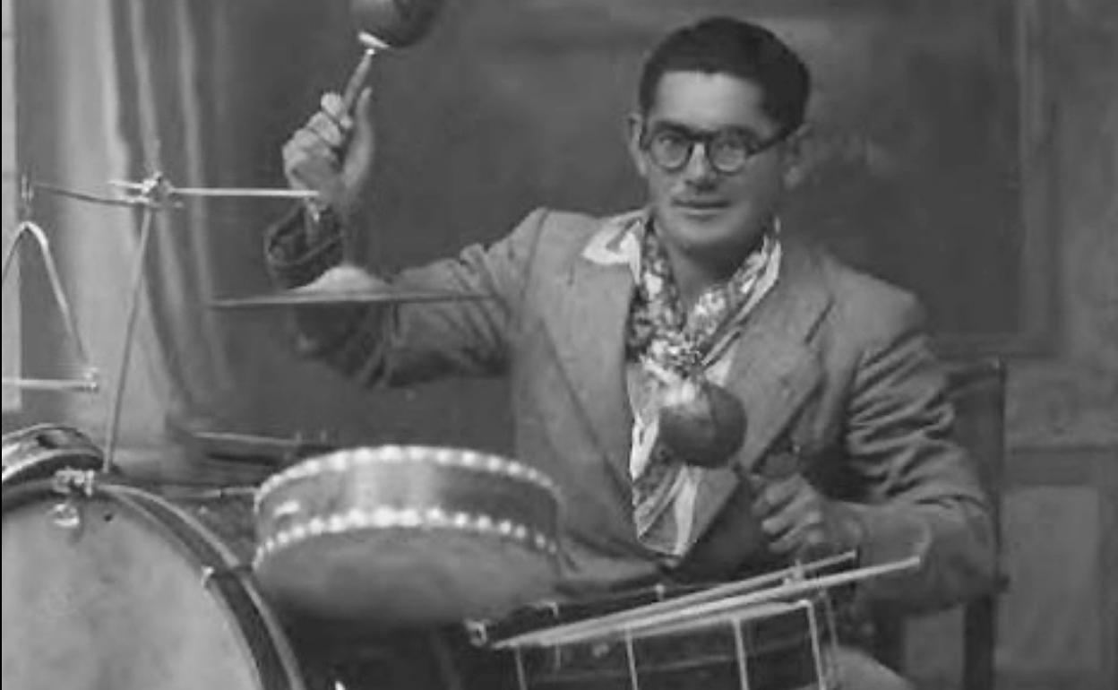 La Retina: Miguel Pérez, a la batería y con maracas en 1939