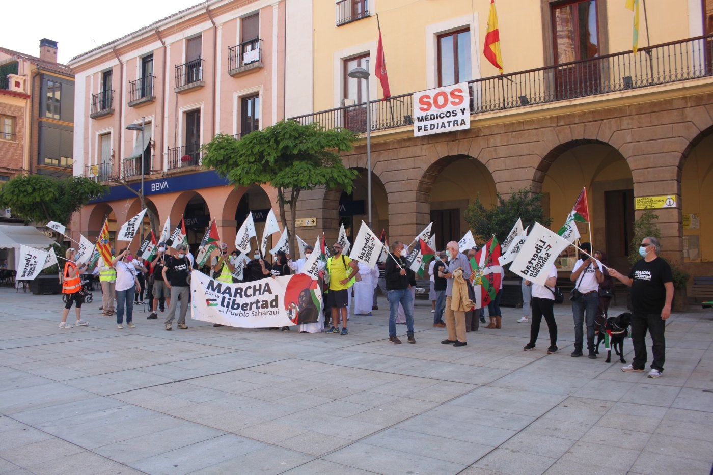 Llegada a Alfaro. La columna aragonesa llegó en la tarde de ayer a la plaza de España de Alfaro, desde donde partirá hoy hacia Calahorra. 