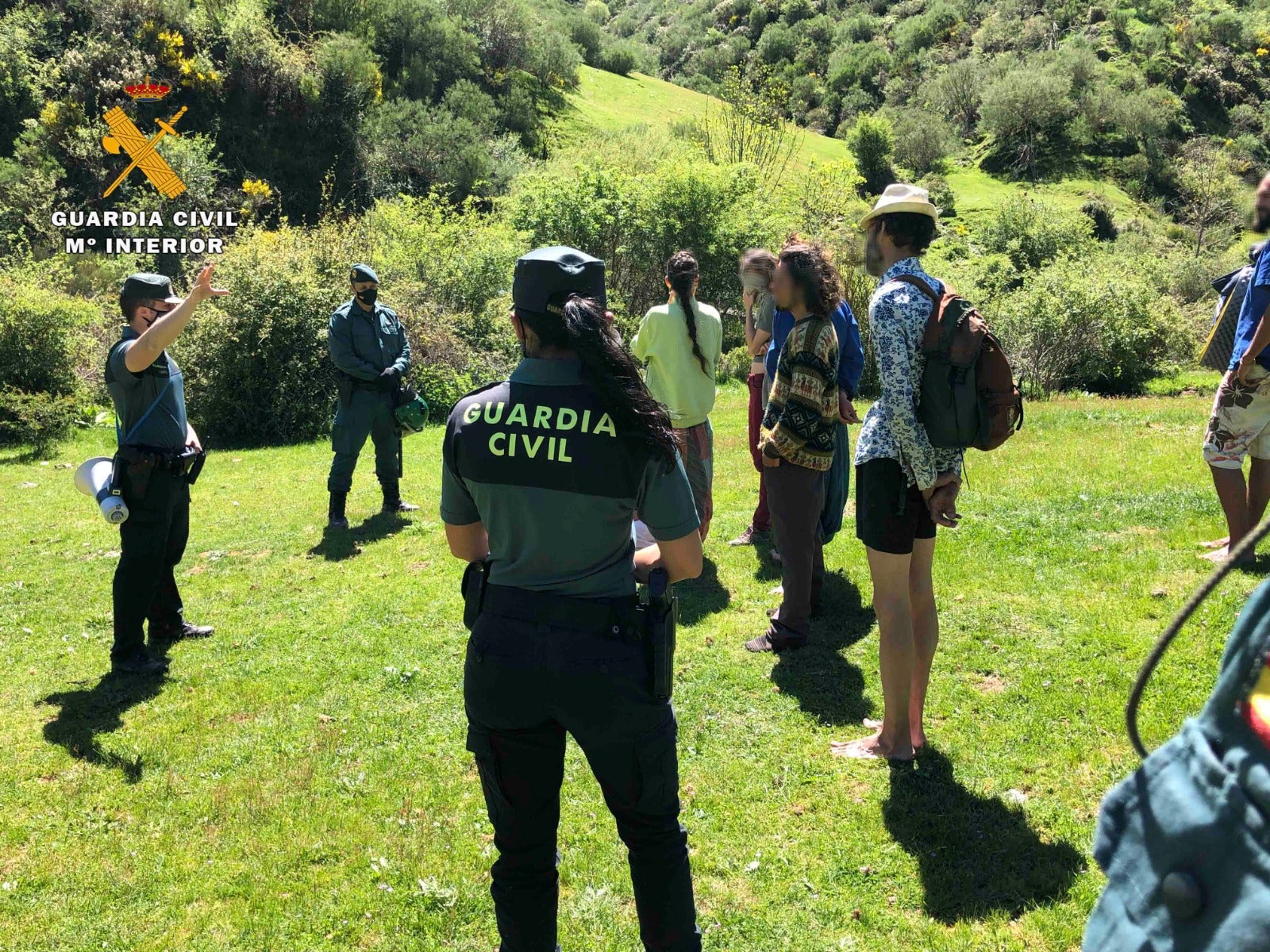 Fotos: La Guardia Civil denuncia a los integrantes de la Familia Arcoíris