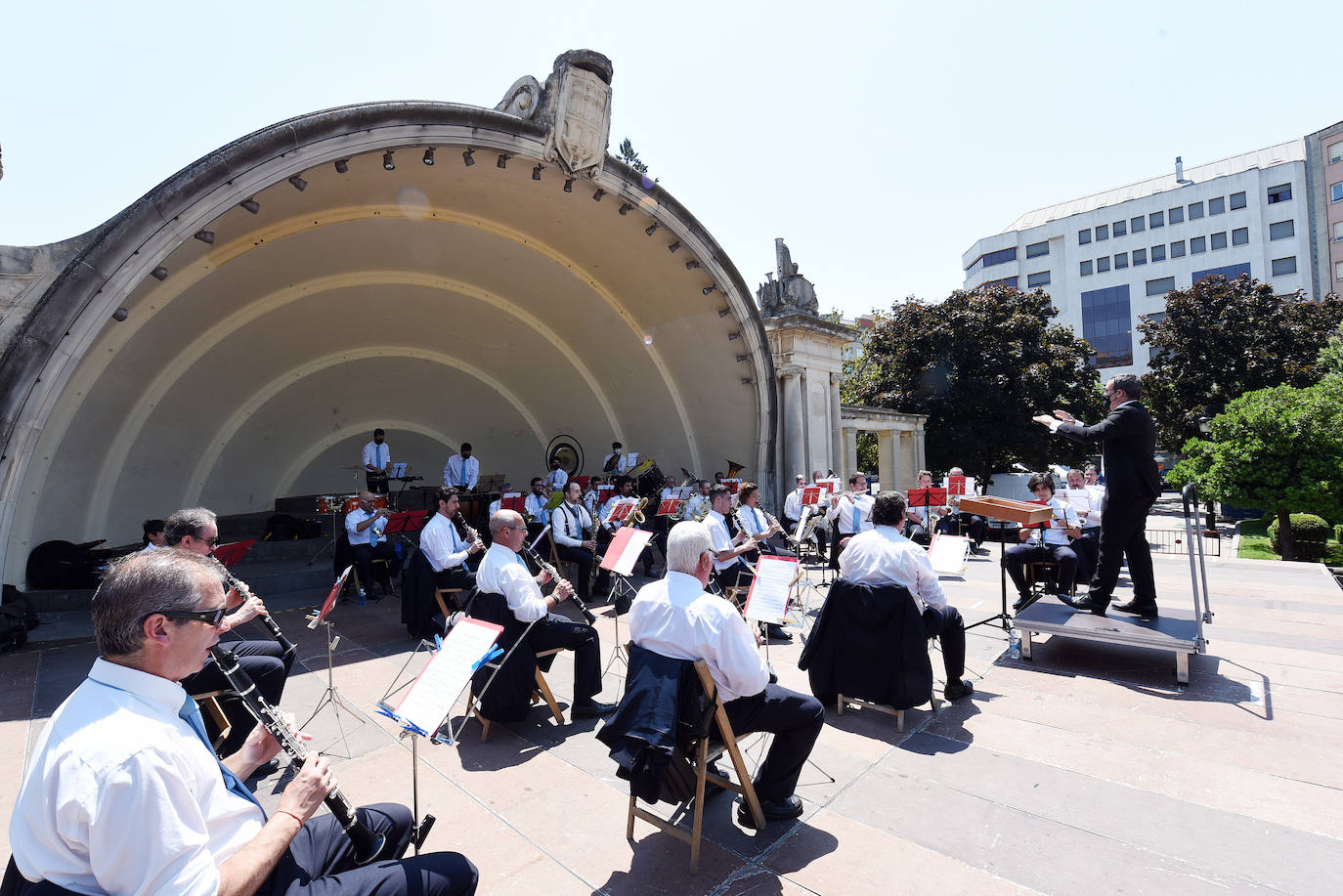 Numerosos actos han tenido lugar en el día del patrón de Logroño: el concierto de la Banda Municipal de Música en La Concha del Espolón, Encomienda de Santiago Lucronium, organizada por la Trapería de Klaus en el Serendipia e interpretación de Michel García de su canción a Logroño, homenaje a la ciudadanía que resistió el asedio, misa solemne de San Bernabé y actuación del Orfeón Logroñés en La Redonda y representaciones del teatro renacentista en el Auditorio.