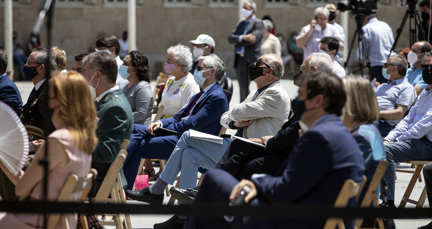 Fotos: Entrega de las insignias de San Bernabé