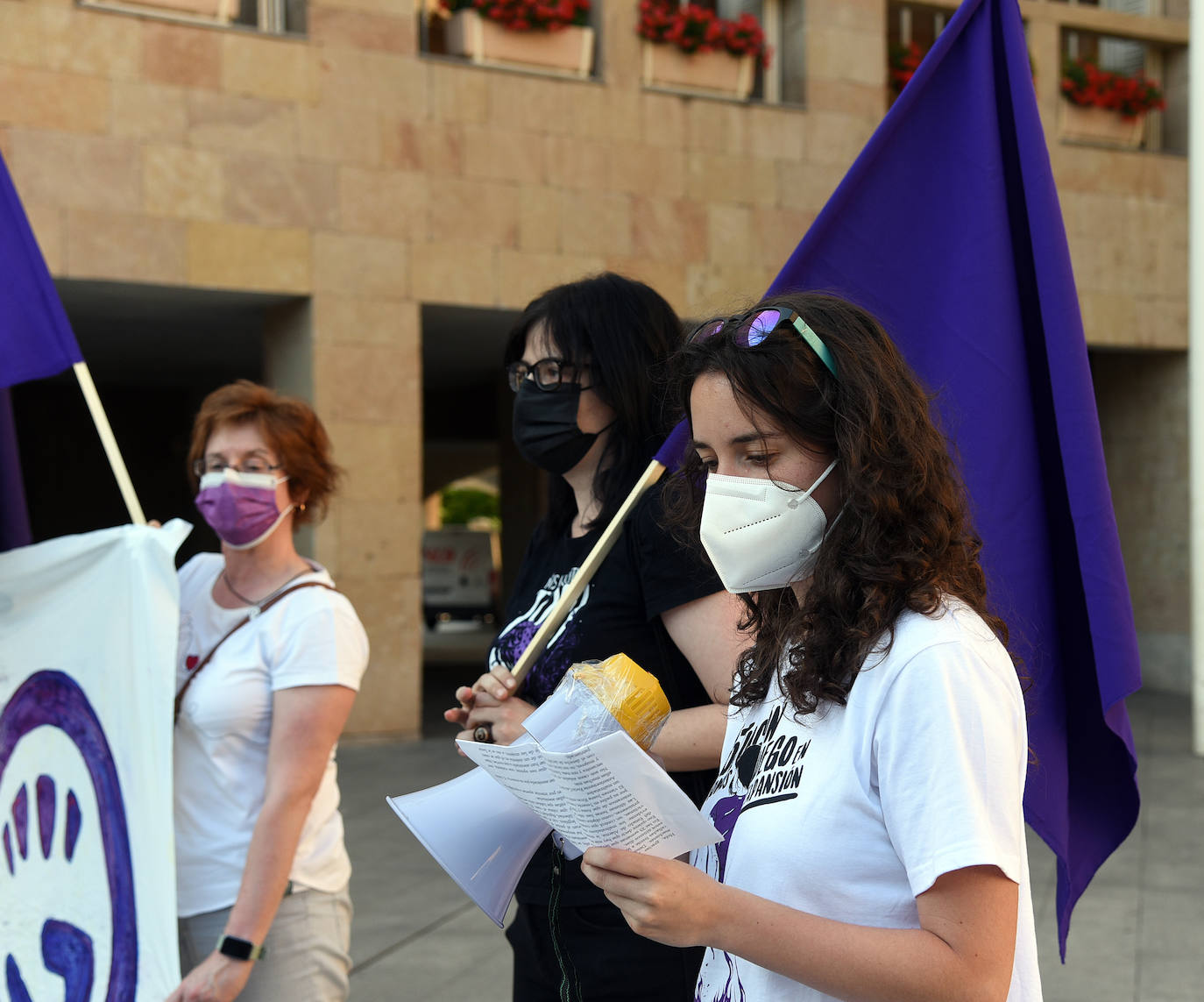 Fotos: Concentración en Logroño contra la violencia machista