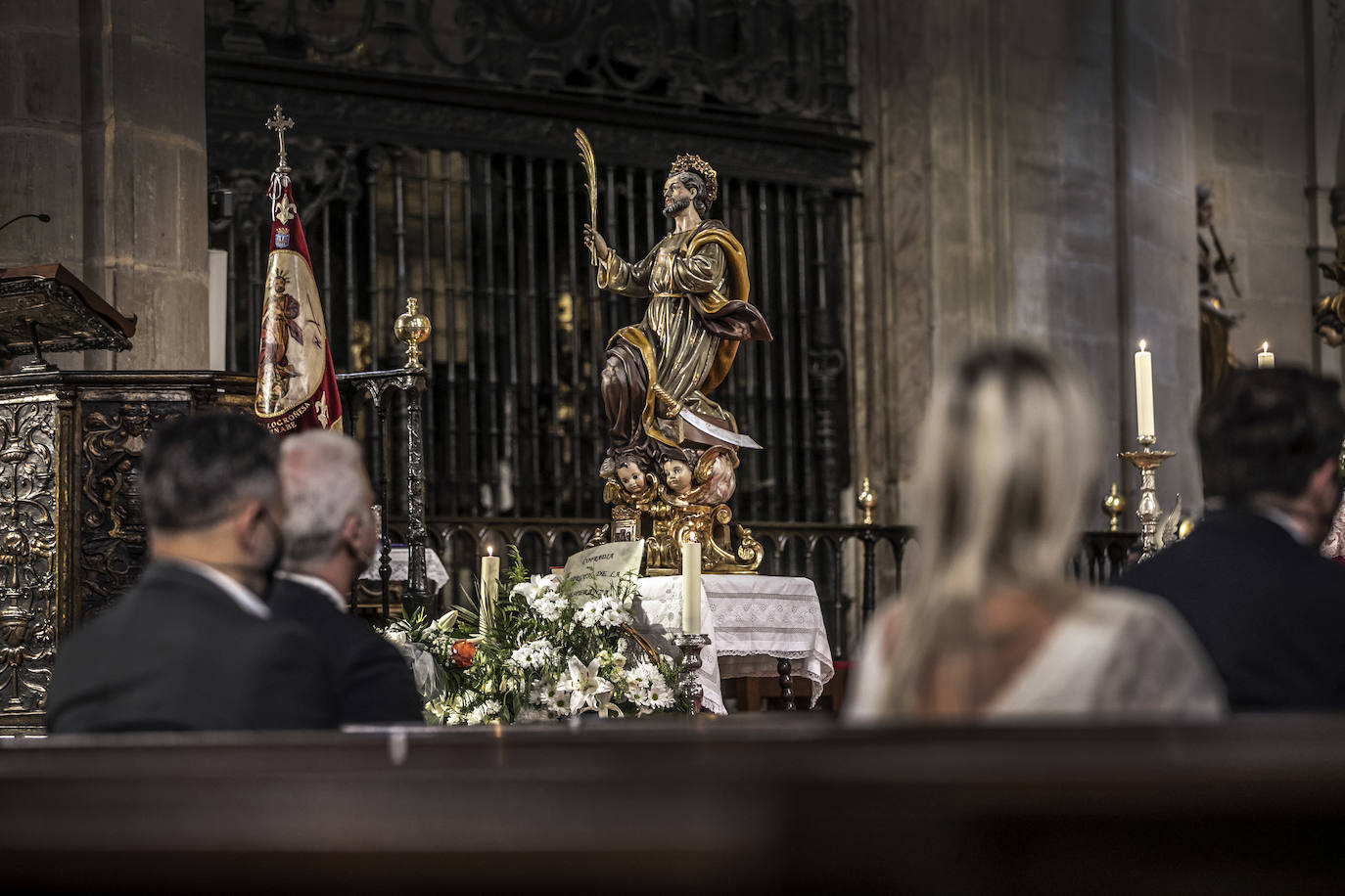 Hoy se ha podido seguir disfrutando del Mercado de Viandas en la Glorieta. El alcalde ha acudido a la Misa de Réquiem con motivo de San Bernabé en La Redonda, ha visitado a la Virgen de La Esperanza en Santiago y la Federación de Peñas ha entregado 400 raciones de toro guisado a la Cocina Económica