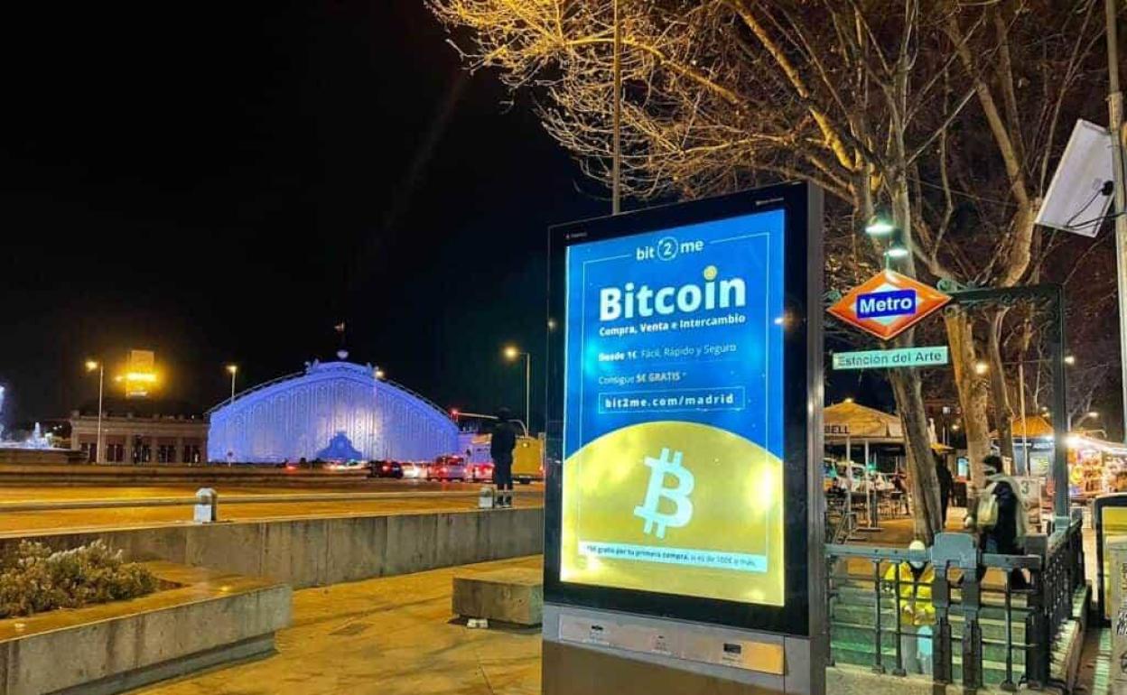 Campaña de publicidad de Bit2Me en Madrid. 