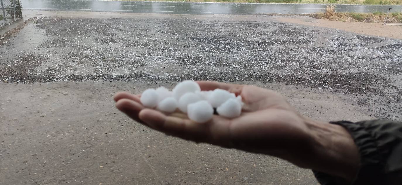 Fotos: Vuelven las tormentas a La Rioja, el granizo cae en Santo Domingo