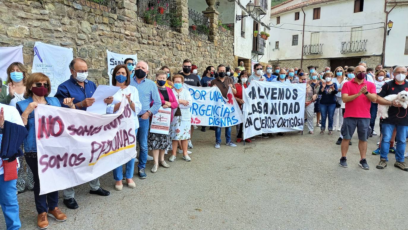 Fotos: Protesta en Cameros en defensa de las Urgencias