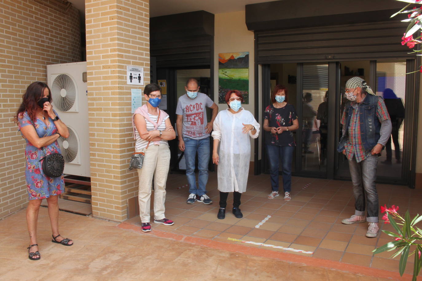 Fotos: &#039;El Drogas&#039;, en Alfaro con los enfermos de Alzheimer