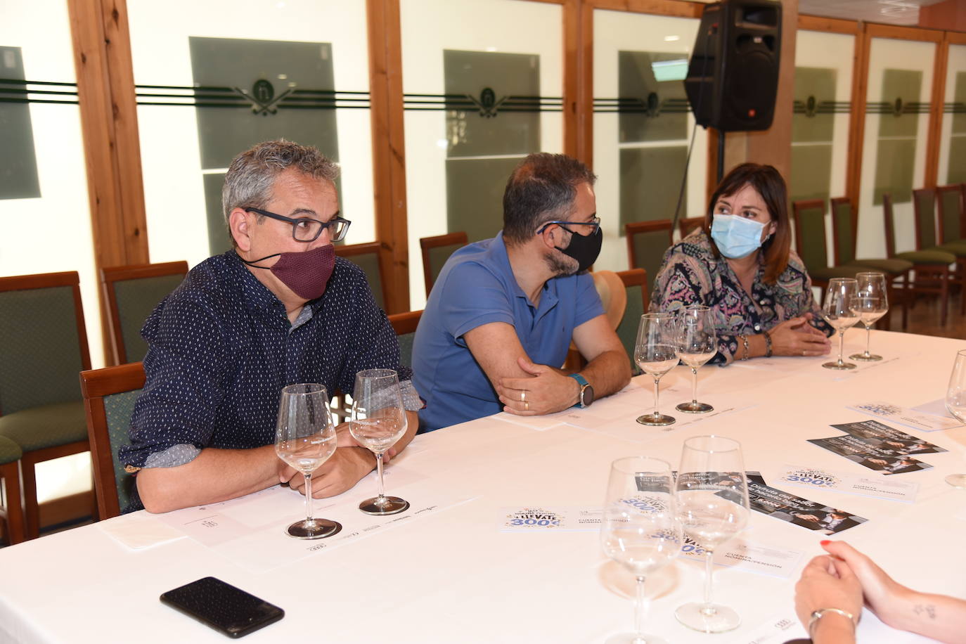 Tras la jornada de juego, los participantes en el torneo Bodegas Ontañón de la Liga de Golf y Vino disfrutaron de los vinos de la bodega en El Campo de Logroño.