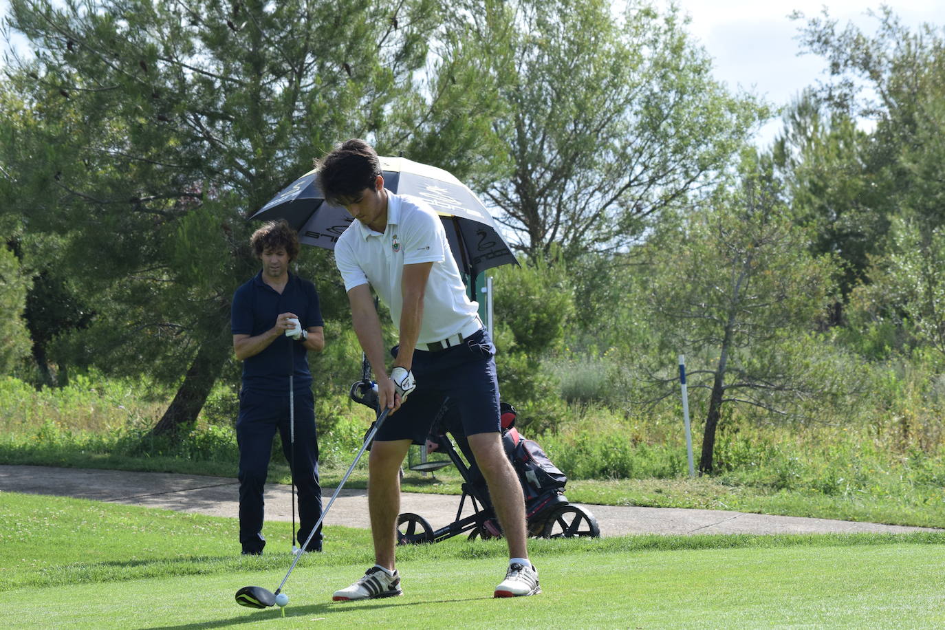 Los participantes en el torneo Bodegas Ontañón de la Liga de Golf y Vino disfrutaron de un gran día de golf en El Campo de Logroño.