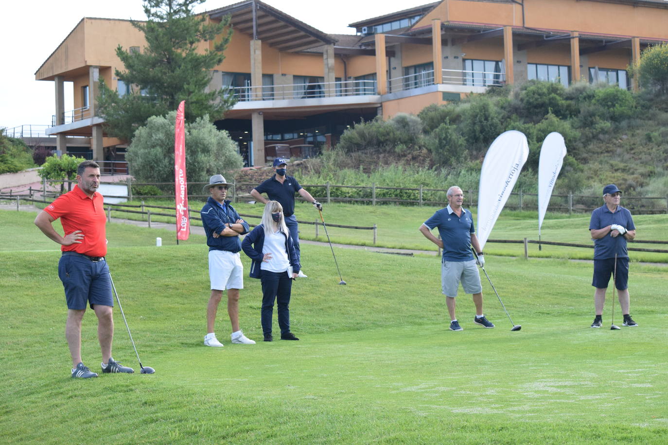 Los participantes en el torneo Bodegas Ontañón de la Liga de Golf y Vino disfrutaron de un gran día de golf en El Campo de Logroño.