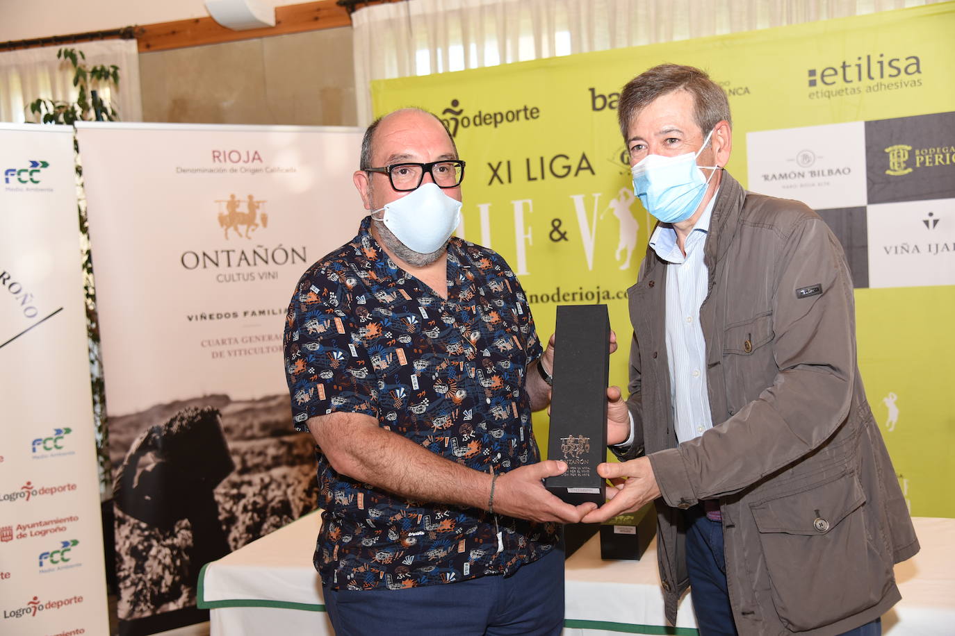 Los ganadores del Torneo Bodegas Ontañón, de la Liga de Golf y Vino, recibieron sus premios.