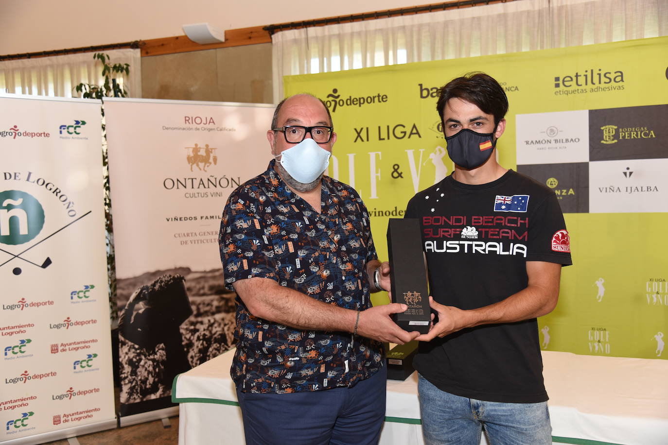 Los ganadores del Torneo Bodegas Ontañón, de la Liga de Golf y Vino, recibieron sus premios.