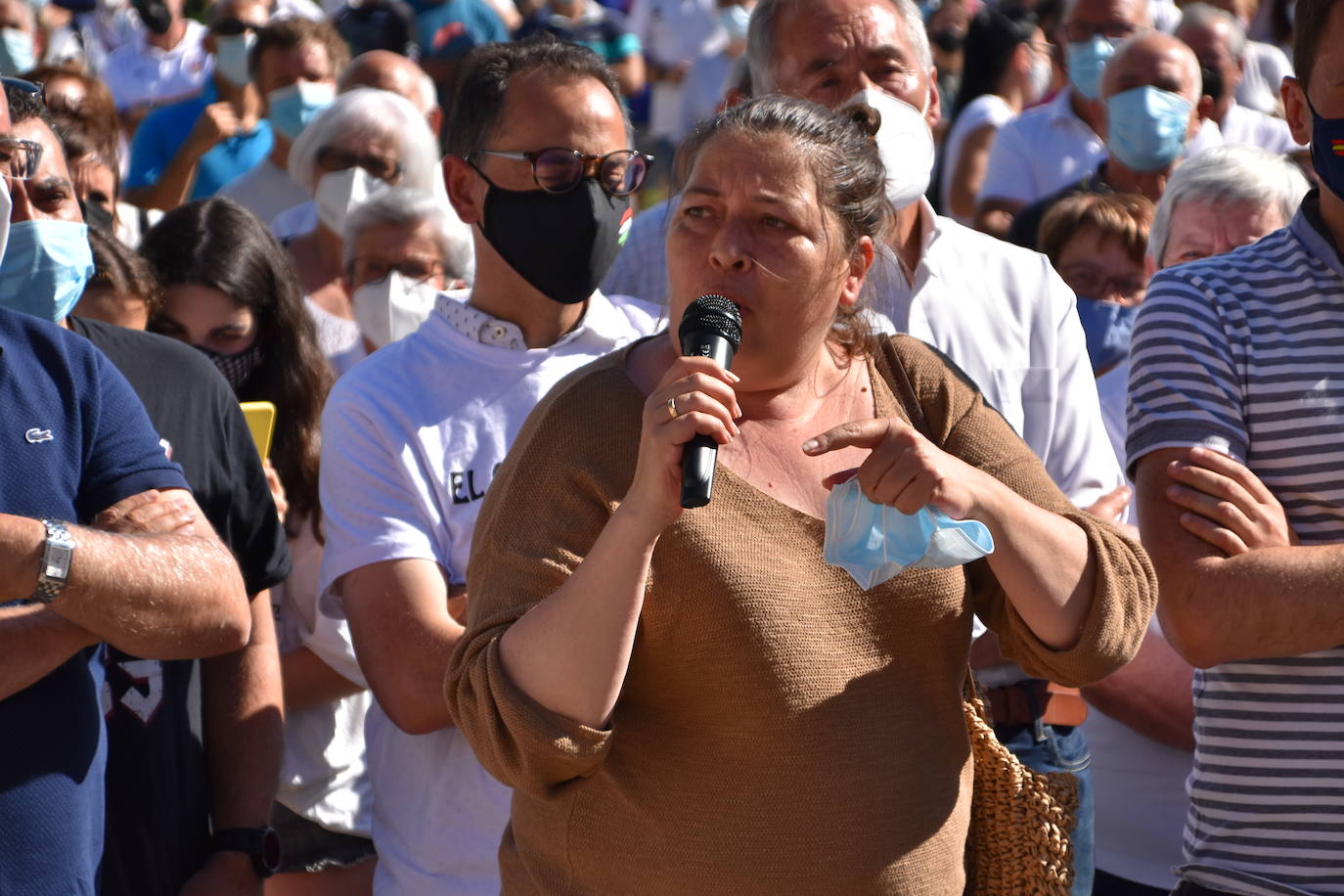 Más de 700 personas de la zona básica de Salud de Murillo de Río Leza se manifestaron en contra de las medidas previstas por Salud. 