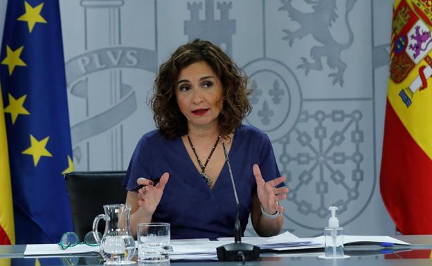 El Gobierno reprocha a Casado trasladar a Bruselas y al Supremo los indultos